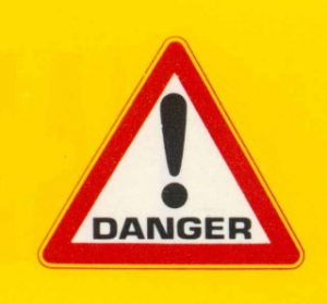 Epaules-Nues : Attention, danger !